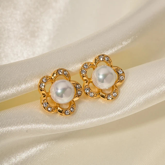 Flora Pearl Stud Earrings