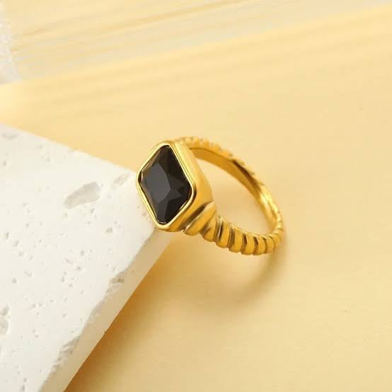 Black Twisted Croissant Ring