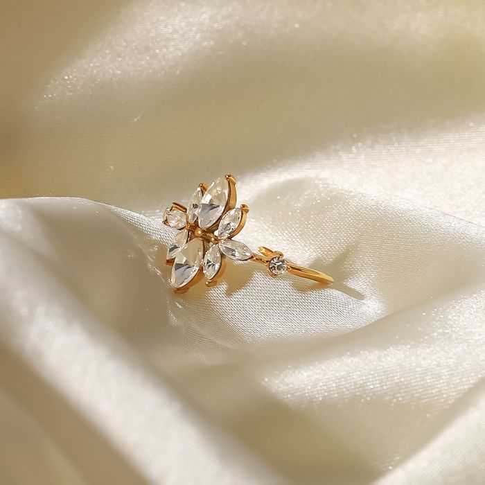 Thin Flower Zirconia Ring